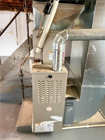 34 W Lewis Street, Struthers, OH 44471