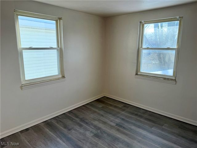 34 W Lewis Street, Struthers, OH 44471