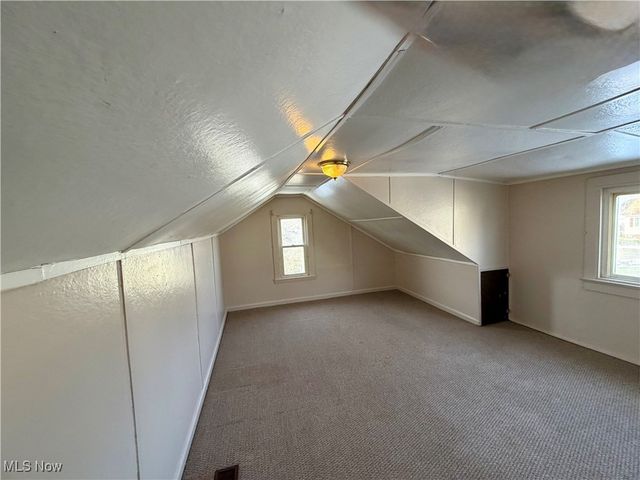 34 W Lewis Street, Struthers, OH 44471