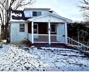 34 W Lewis Street, Struthers, OH 44471