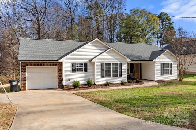 2546 Las Brisas Lane, Denver, NC 28037