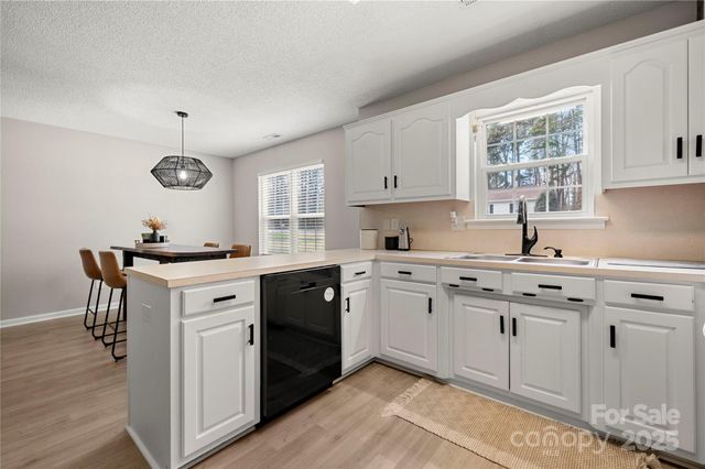 2546 Las Brisas Lane, Denver, NC 28037