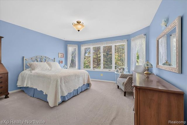 2016 Reagan Drive, Rochester Hills, MI 48309