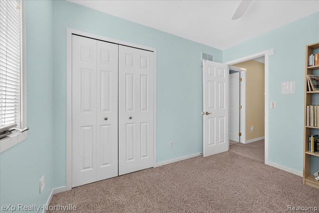2016 Reagan Drive, Rochester Hills, MI 48309