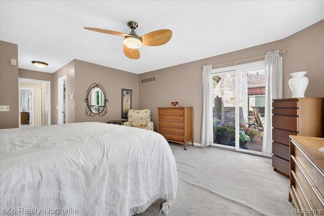 2016 Reagan Drive, Rochester Hills, MI 48309