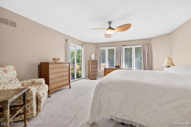 2016 Reagan Drive, Rochester Hills, MI 48309