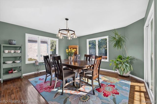 2016 Reagan Drive, Rochester Hills, MI 48309
