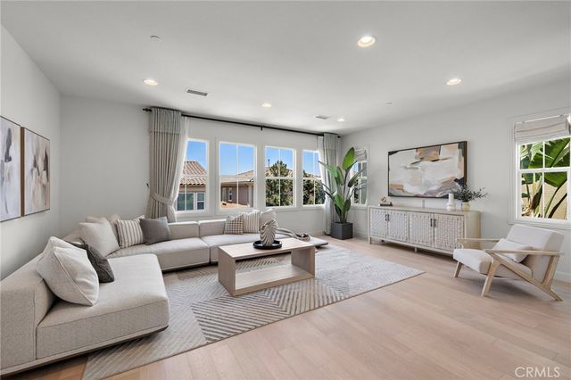 27 Heron, Lake Forest, CA 92630