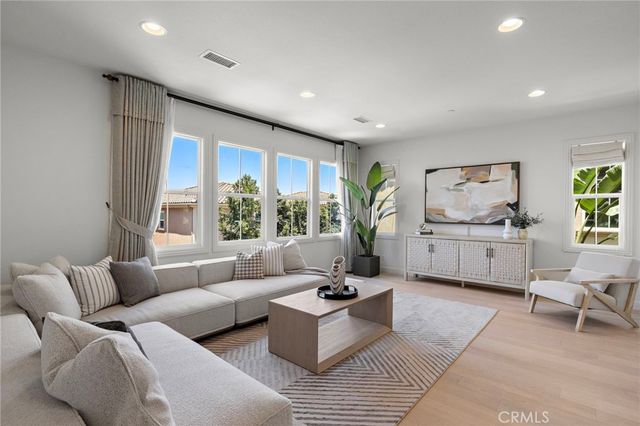 27 Heron, Lake Forest, CA 92630