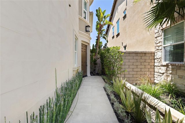 27 Heron, Lake Forest, CA 92630
