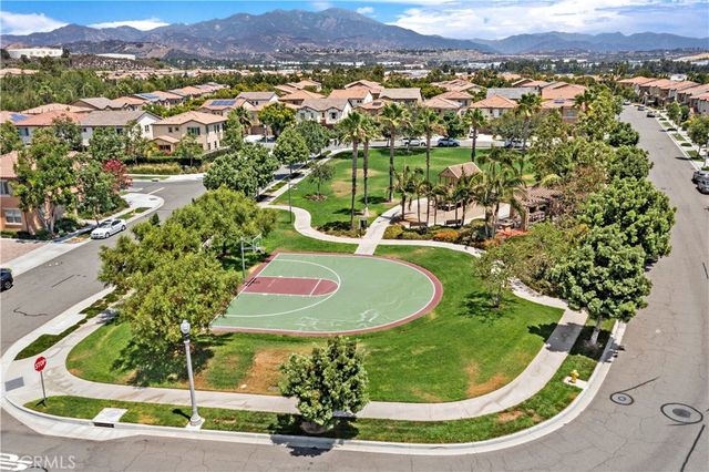 27 Heron, Lake Forest, CA 92630