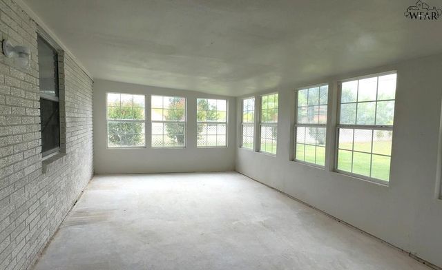 705 N WEST AVENUE, Holliday, TX 76366