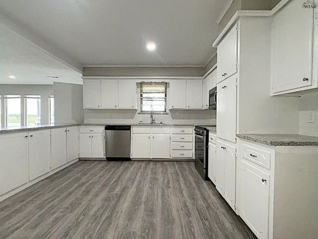 705 N WEST AVENUE, Holliday, TX 76366