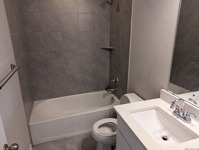 341 MARY MAX CIR, San Marcos, TX 78666