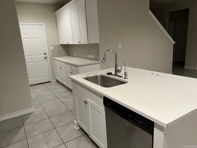 341 MARY MAX CIR, San Marcos, TX 78666