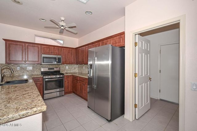 20419 N SHADOW MOUNTAIN Drive, Surprise, AZ 85374