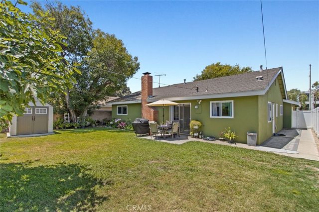 2858 Clark Avenue, Long Beach, CA 90815