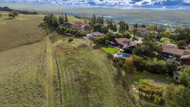 16280 Oak Canyon Drive, Morgan Hill, CA 95037