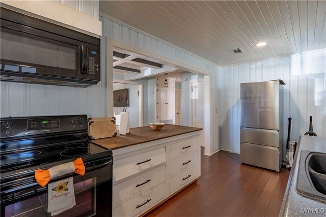 107 13th Ave SW, Reform, AL 35481