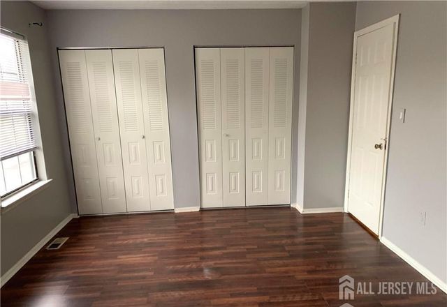 536 Manchester Court, Piscataway, NJ 08854