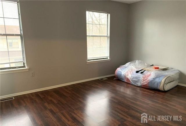 536 Manchester Court, Piscataway, NJ 08854