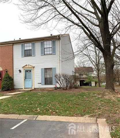 536 Manchester Court, Piscataway, NJ 08854