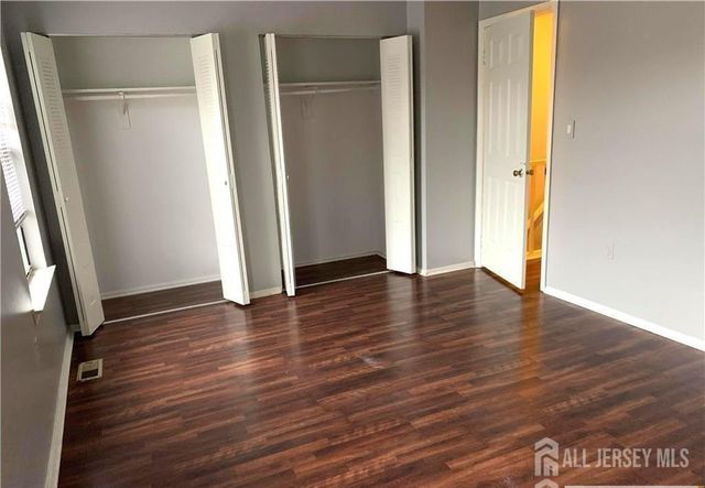 536 Manchester Court, Piscataway, NJ 08854