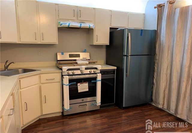 536 Manchester Court, Piscataway, NJ 08854
