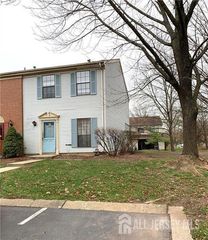 536 Manchester Court, Piscataway, NJ 08854