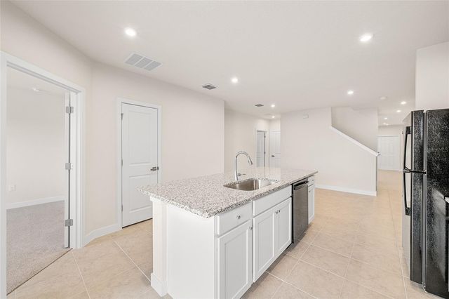 1197 PORT BLUE WAY, Lady Lake, FL 32159