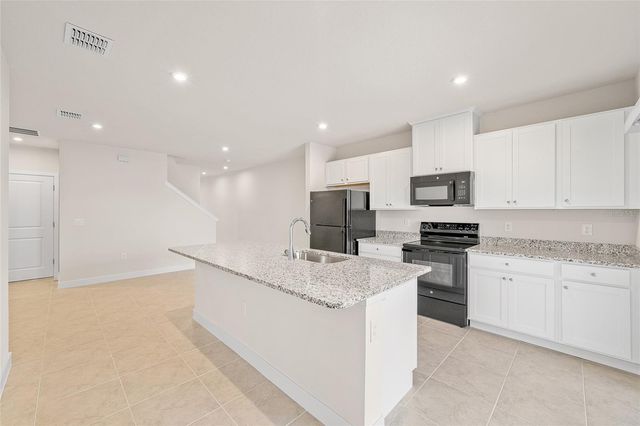 1197 PORT BLUE WAY, Lady Lake, FL 32159