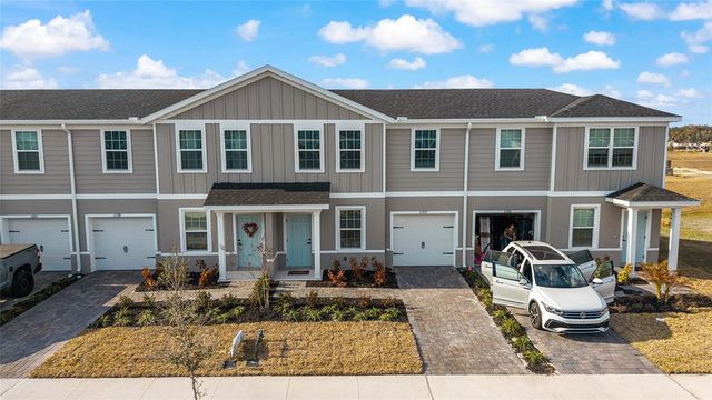 1197 PORT BLUE WAY, Lady Lake, FL 32159