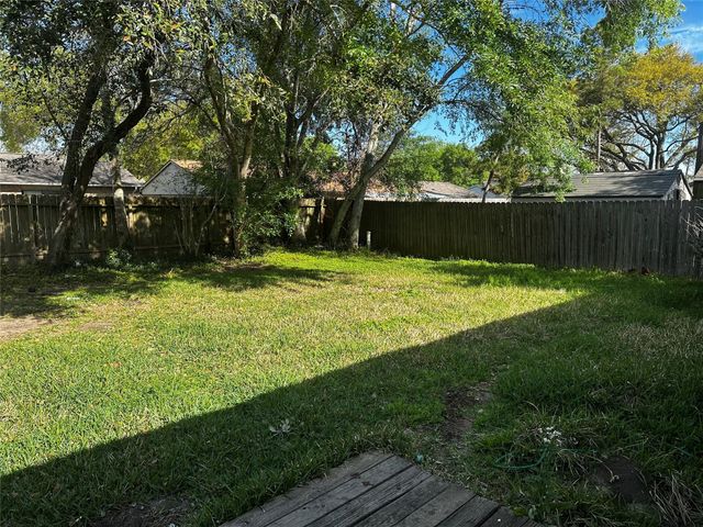 635 Jeff Davis, Richmond, TX 77469