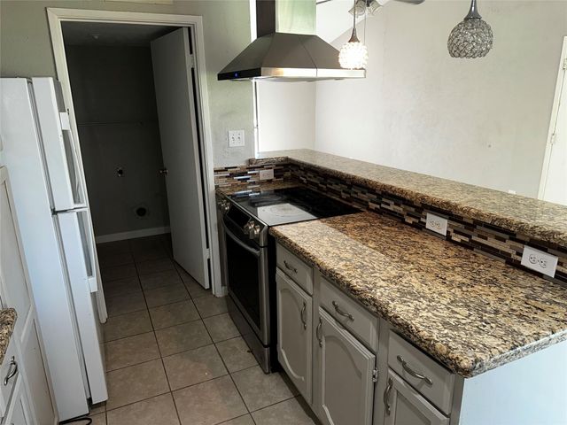 635 Jeff Davis, Richmond, TX 77469