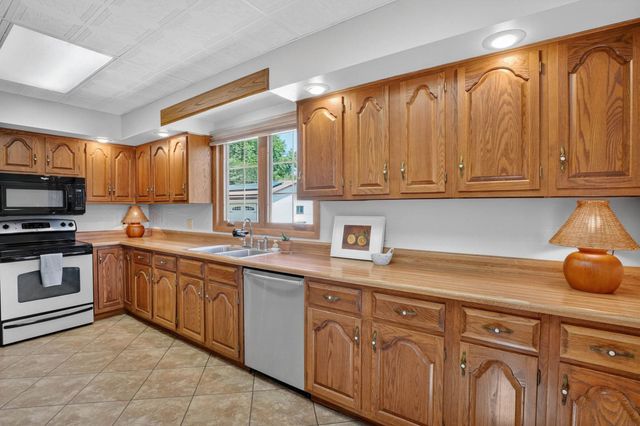 6205 Kimball Avenue, Waterloo, IA 50701