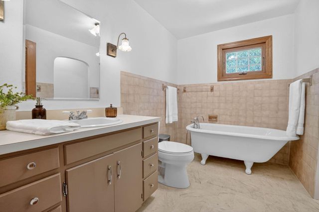 6205 Kimball Avenue, Waterloo, IA 50701