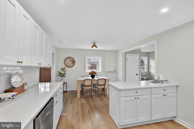 2472 LEAMAN RD, Ronks, PA 17572