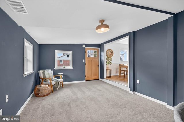 2472 LEAMAN RD, Ronks, PA 17572