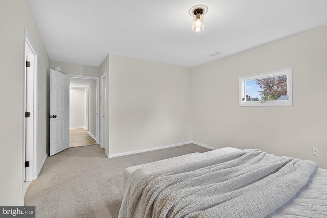 2472 LEAMAN RD, Ronks, PA 17572