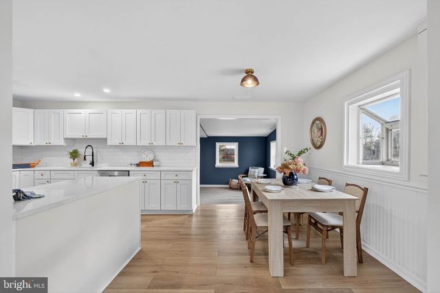 2472 LEAMAN RD, Ronks, PA 17572