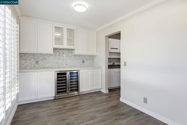 470 N Civic Dr 413, Walnut Creek, CA 94596