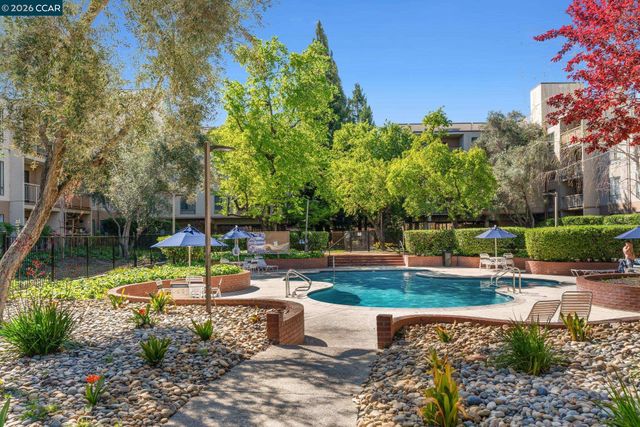 470 N Civic Dr 413, Walnut Creek, CA 94596