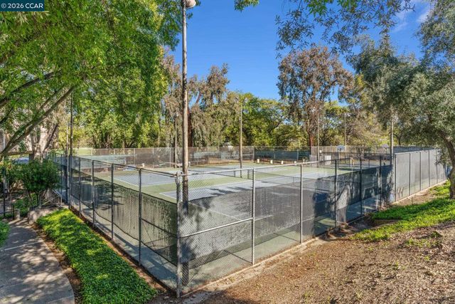 470 N Civic Dr 413, Walnut Creek, CA 94596