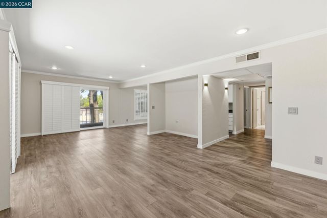 470 N Civic Dr 413, Walnut Creek, CA 94596