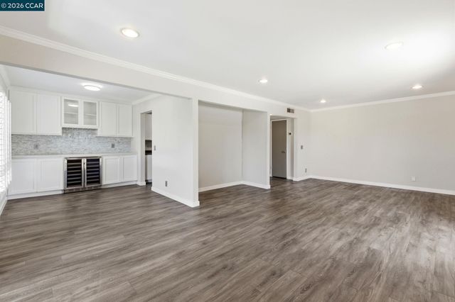 470 N Civic Dr 413, Walnut Creek, CA 94596