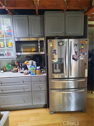 2066 el moran Street, Los Angeles, CA 90039