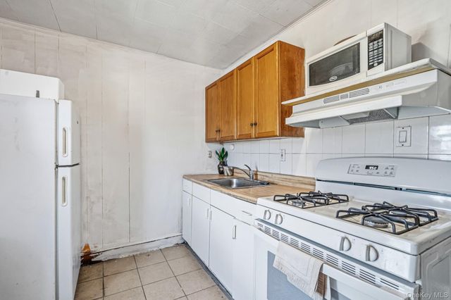 18601 Nashville Boulevard, Springfield Gardens, NY 11413