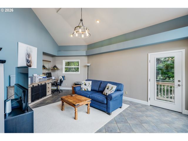 384 SUNSET Blvd, Cannon Beach, OR 97110