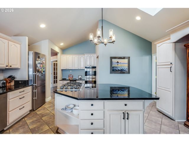 384 SUNSET Blvd, Cannon Beach, OR 97110
