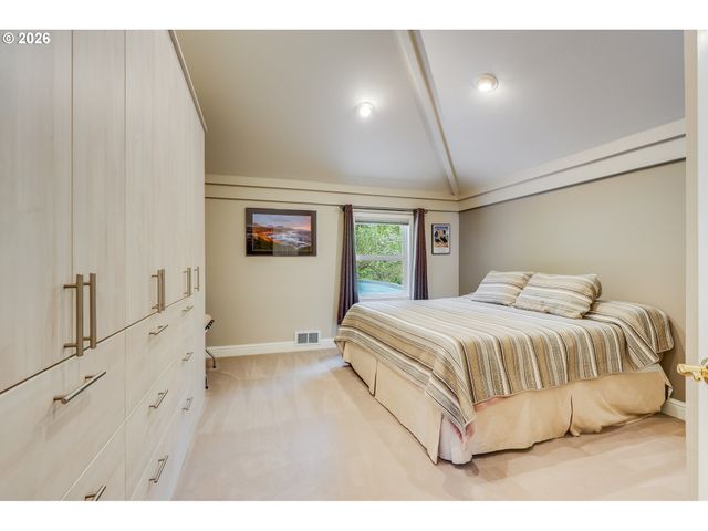 384 SUNSET Blvd, Cannon Beach, OR 97110